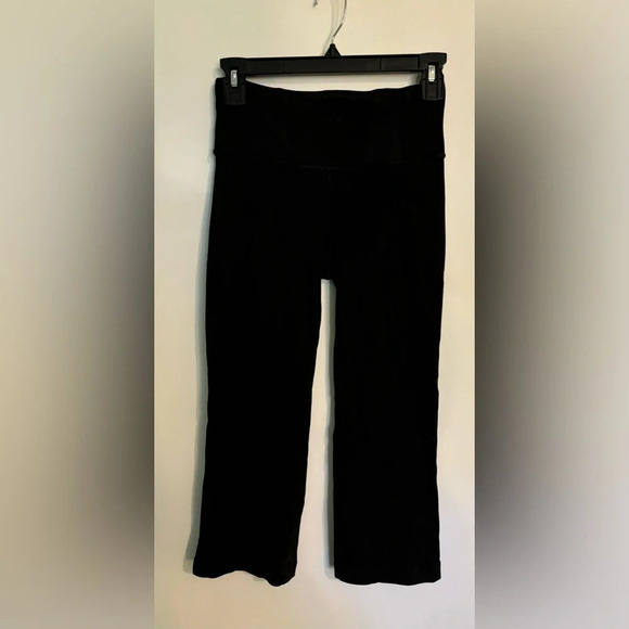 Lululemon Tadasana Slit Hem Crop Black Key pocket at waist Luon fabric sz 4 - Picture 1 of 6